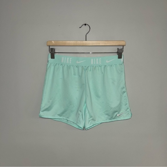 Nike Dri-Fit Trophy 6 Inch Girls’ Training Shorts Mint Green White Size  Large‎ - Picture 2 of 10